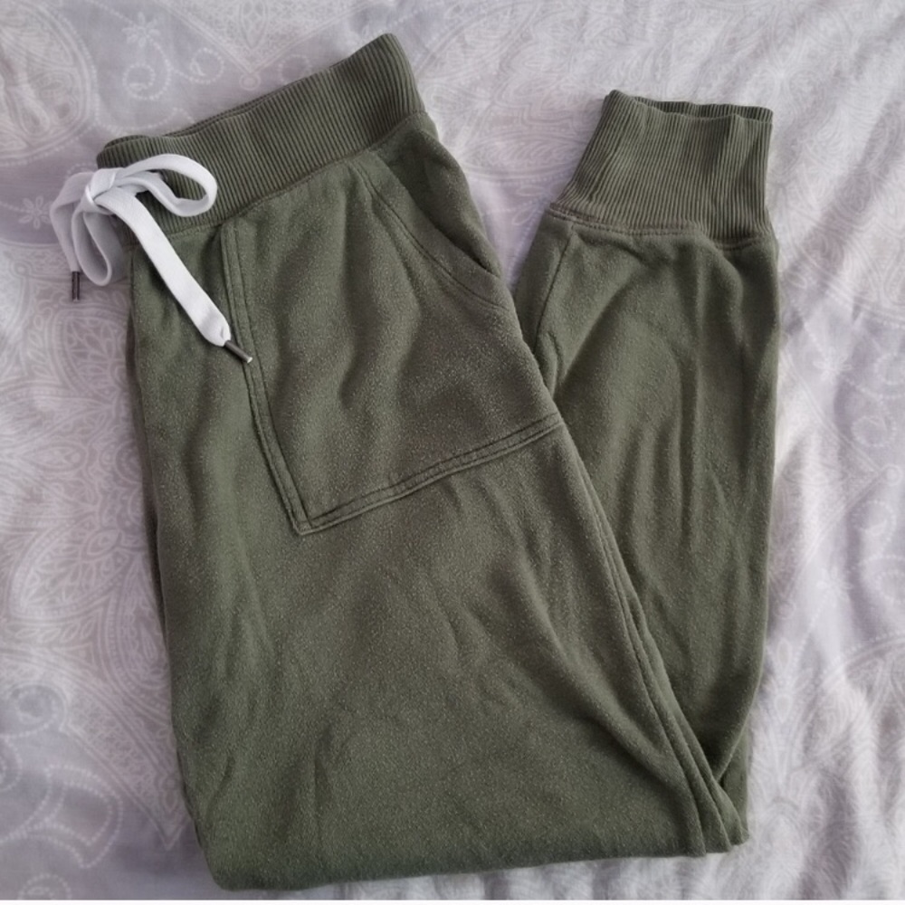 Kaki sweatpants